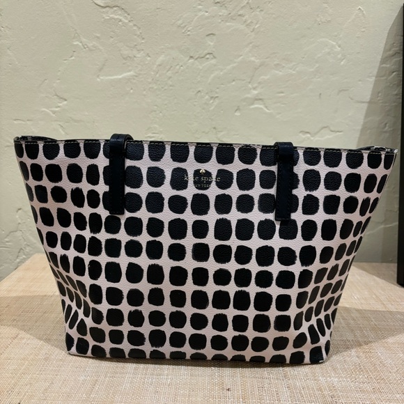 Kate Spade Black and White Hawthorne Tote - Picture 3 of 8
